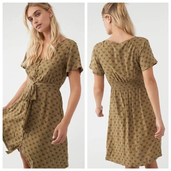 NWT O'NEILL Nicolette Dress, size Medium - Picture 1 of 5